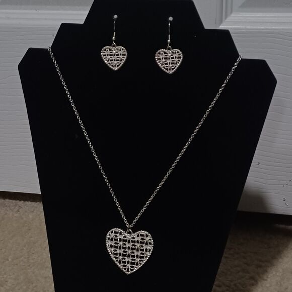 Source Unknown Jewelry - Silver-Toned Open Filigree Heart-Shaped Pendant & Earring Set, 18"
